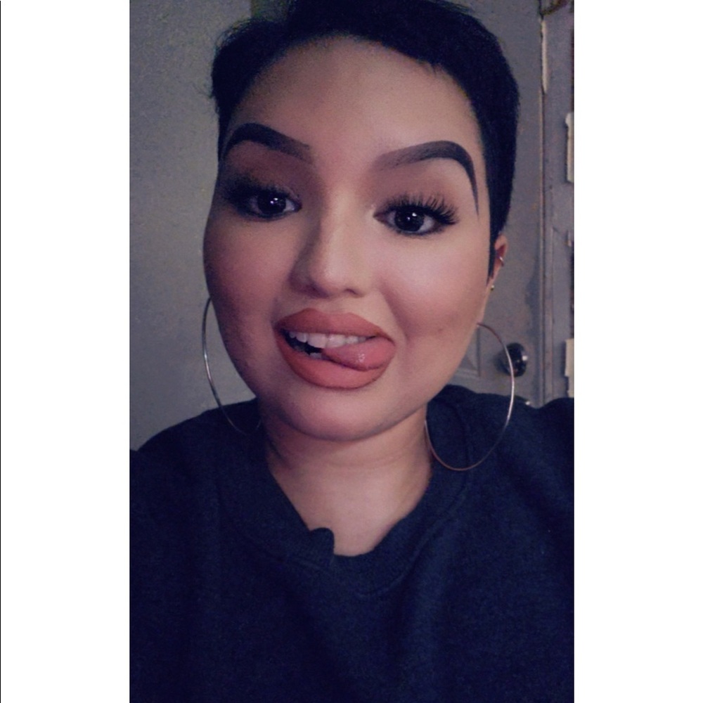 Meet your Posher, Andrea